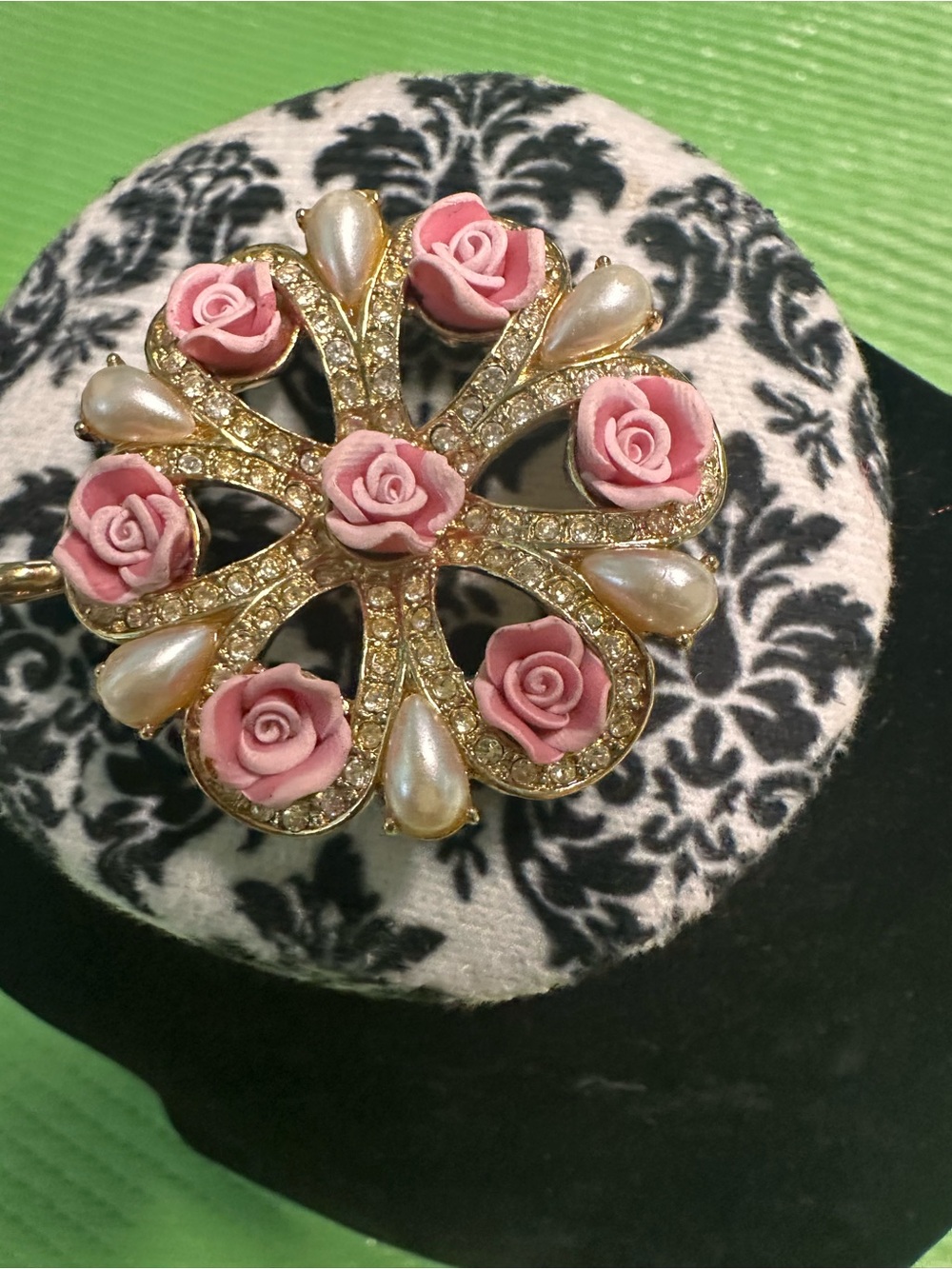 Avon Gold-Tone Pink Rose and Pearl Floral Brooch vintage